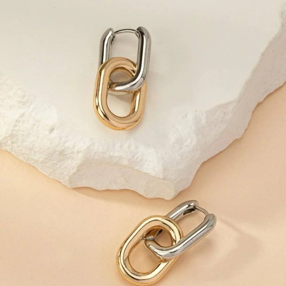 Two toned silver and gold paperclip chain minimalist hoop earrings jewelry ✨ - Picture 2 of 3
